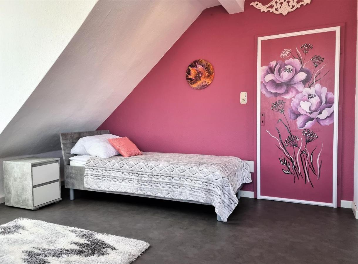 Apartment Bayreuth, Grosse Ferienwohnung Im Haus Mit Kunst, 3 Schlafzimmer, Kueche, Parkplatz מראה חיצוני תמונה