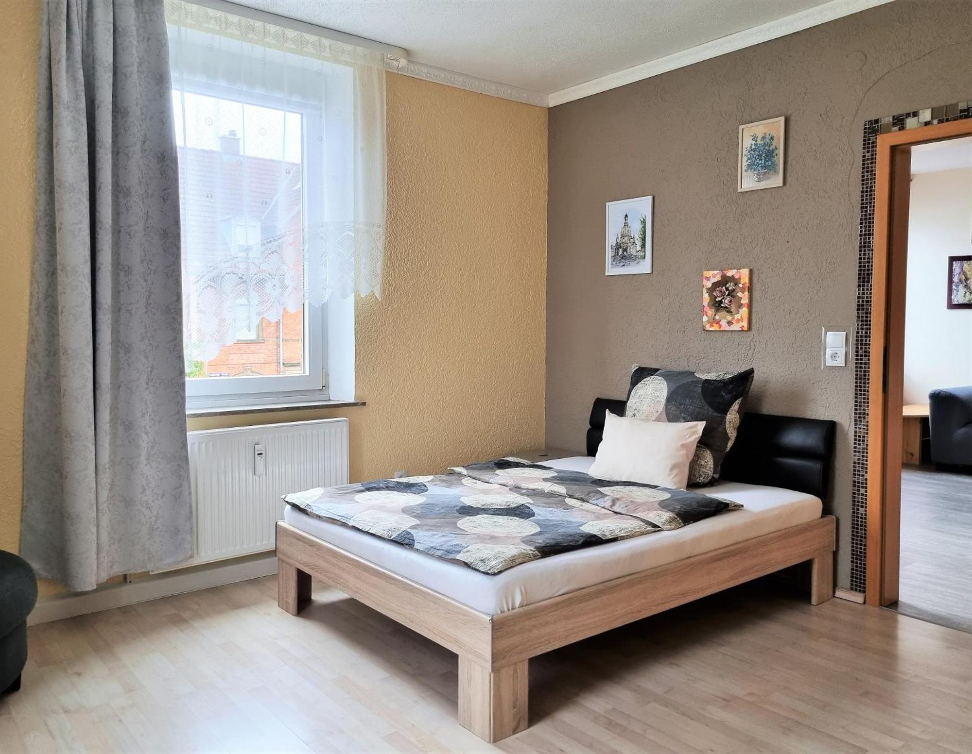 Apartment Bayreuth, Grosse Ferienwohnung Im Haus Mit Kunst, 3 Schlafzimmer, Kueche, Parkplatz מראה חיצוני תמונה