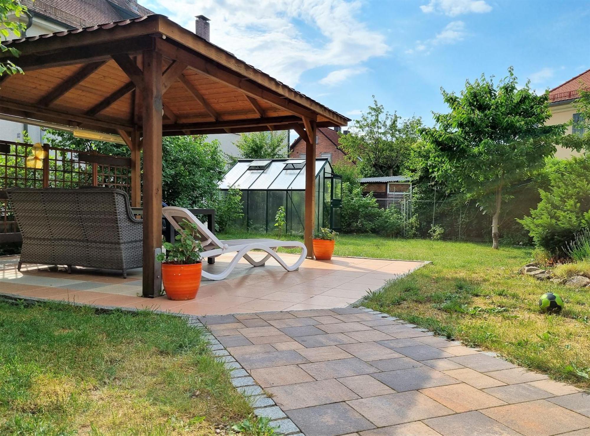 Apartment Bayreuth, Grosse Ferienwohnung Im Haus Mit Kunst, 3 Schlafzimmer, Kueche, Parkplatz מראה חיצוני תמונה